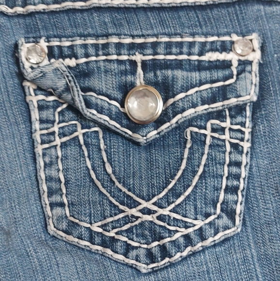 Shorts - Picture 6 of 10